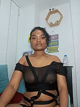 Snapshot of gianna_smith chatting on July 18, 5:44 am gianna smith online show from July 18, 5:44 am