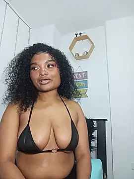 Snapshot of gianna_smith chatting on July 18, 10:46 pm gianna smith online show from July 18, 10:46 pm