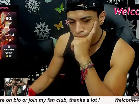 MikeRose94 online show from October 13, 7:03 pm