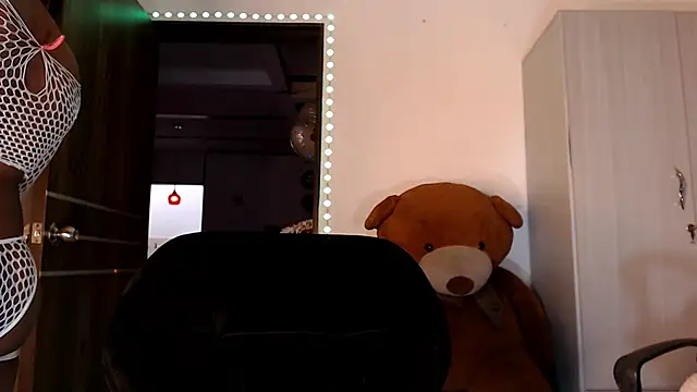 mistressbigcock777 online show from May 3, 12:33 pm