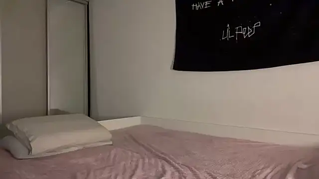 Snapshot of ur_molly chatting on September 25, 10:46 pm ur molly online show from September 25, 10:46 pm