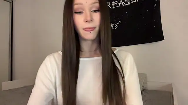 Snapshot of ur_molly chatting on October 16, 11:55 am ur molly online show from October 16, 11:55 am