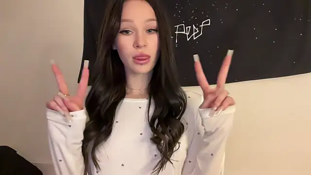 Snapshot of ur_molly chatting on October 24, 1:03 am ur molly online show from October 24, 1:03 am