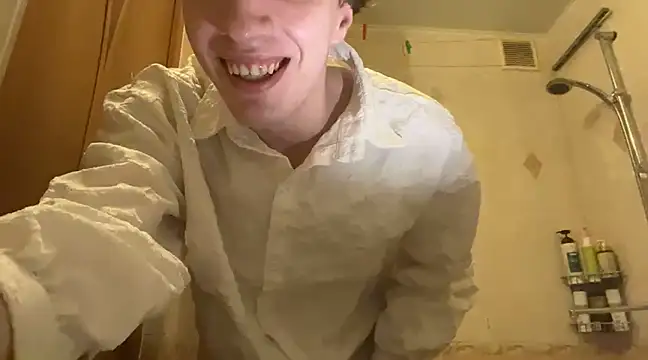 Snapshot of TrevorBenson chatting on March 19, 10:09 pm TrevorBenson online show from March 19, 10:09 pm