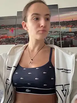 Snapshot of EmilyWi_ chatting on October 6, 2:47 pm EmilyWi online show from October 6, 2:47 pm