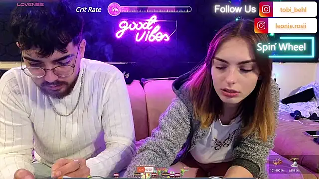 MrAndMrsSavage online show from December 14, 7:03 pm