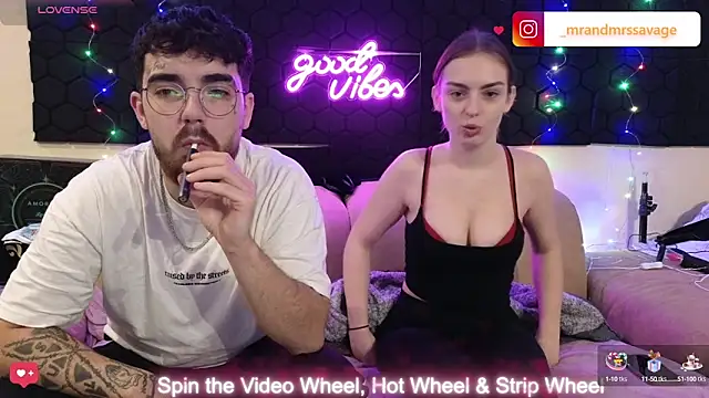 MrAndMrsSavage online show from December 19, 9:06 pm