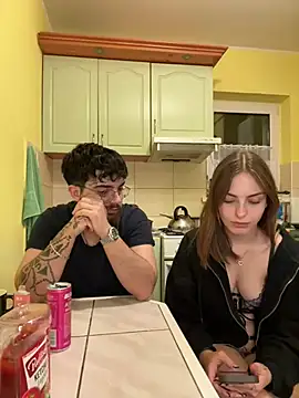 MrAndMrsSavage online show from March 7, 9:06 pm