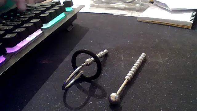 Snapshot of scot2bu chatting on November 11, 3:06 am scot2bu online show from November 11, 3:06 am