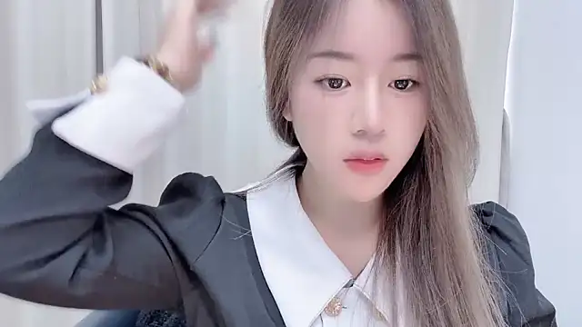 chloe-01 online show from December 12, 4:37 am