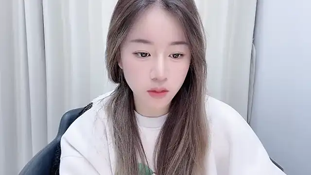 chloe-01 online show from December 22, 12:16 pm