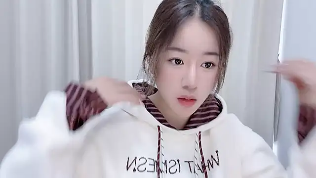 chloe-01 online show from December 27, 4:26 am