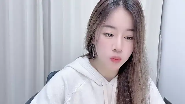 chloe-01 online show from December 27, 12:12 pm