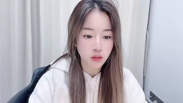 chloe-01 online show from December 30, 12:31 pm