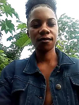 Snapshot of Yourlittlegirl19 chatting on December 20, 4:42 am Yourlittlegirl19 online show from December 20, 4:42 am
