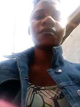 Snapshot of Yourlittlegirl19 chatting on February 10, 6:31 am Yourlittlegirl19 online show from February 10, 6:31 am