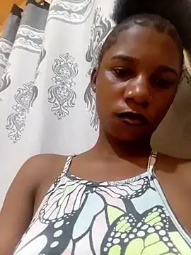 Snapshot of Yourlittlegirl19 chatting on February 15, 5:51 am Yourlittlegirl19 online show from February 15, 5:51 am