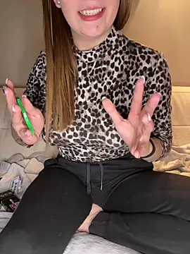 Snapshot of Mia_harmati chatting on December 2, 3:51 pm Mia harmati online show from December 2, 3:51 pm