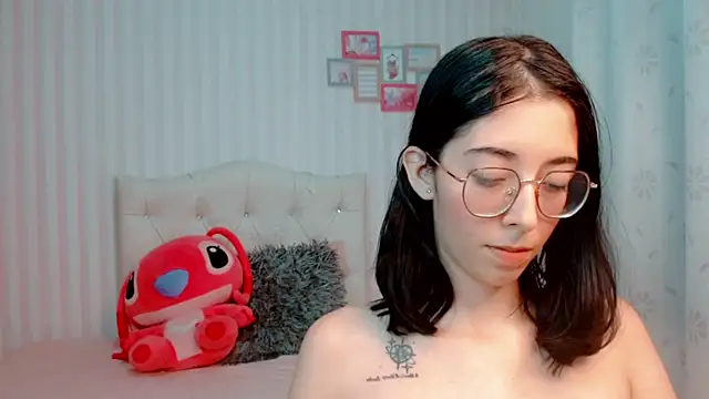 Snapshot of brooklove_doll chatting on January 21, 5:05 am brooklove doll online show from January 21, 5:05 am