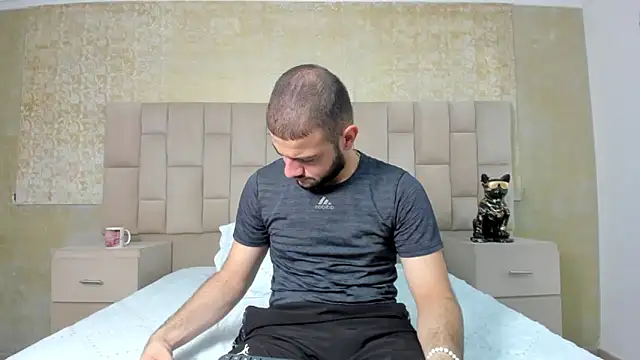 MaximusDick1  online show from October 22, 2:56 am