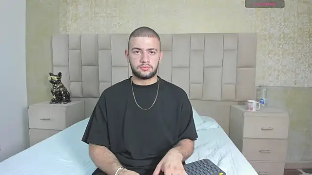 MaximusDick1  online show from November 14, 4:11 am