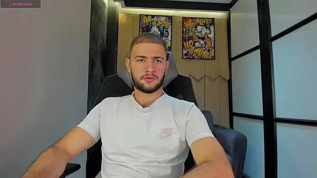 MaximusDick1  online show from February 17, 12:23 pm