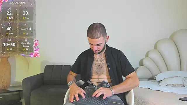 Snapshot of MaximusDick1_ chatting on June 19, 12:09 pm MaximusDick1 online show from June 19, 12:09 pm