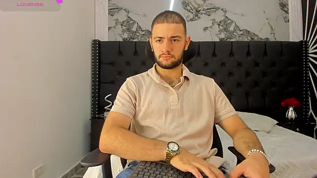 Snapshot of MaximusDick1_ chatting on June 21, 12:08 pm MaximusDick1 online show from June 21, 12:08 pm