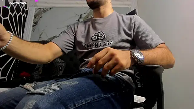 Snapshot of MaximusDick1_ chatting on June 24, 12:48 pm MaximusDick1 online show from June 24, 12:48 pm