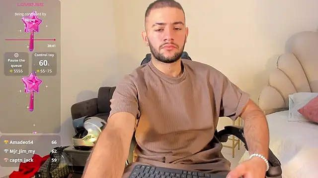Snapshot of MaximusDick1_ chatting on July 12, 11:56 am MaximusDick1 online show from July 12, 11:56 am
