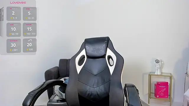Snapshot of MaximusDick1_ chatting on July 24, 12:25 pm MaximusDick1 online show from July 24, 12:25 pm