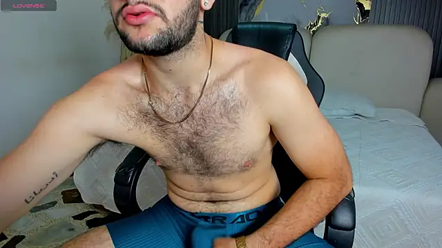 Snapshot of MaximusDick1_ chatting on July 29, 12:58 pm MaximusDick1 online show from July 29, 12:58 pm