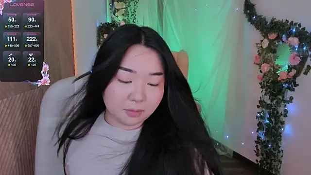 Snapshot of mei_honey_ chatting on January 2, 5:24 am mei honey  online show from January 2, 5:24 am