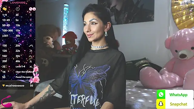 EvelynAisha online show from January 27, 5:37 pm