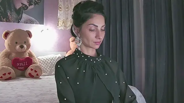 EvelynAisha online show from November 20, 7:24 pm