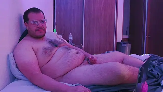 Snapshot of bearcloudcomputa chatting on November 14, 8:02 am bearcloudcomputa online show from November 14, 8:02 am