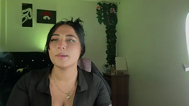 Pauilina online show from May 21, 9:44 pm