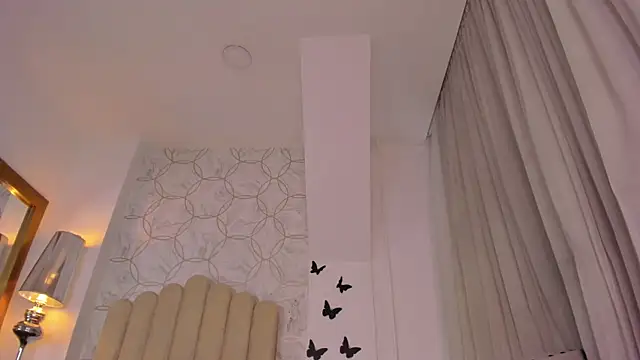 Snapshot of Foxy200__ chatting on June 20, 8:11 pm Foxy200 online show from June 20, 8:11 pm