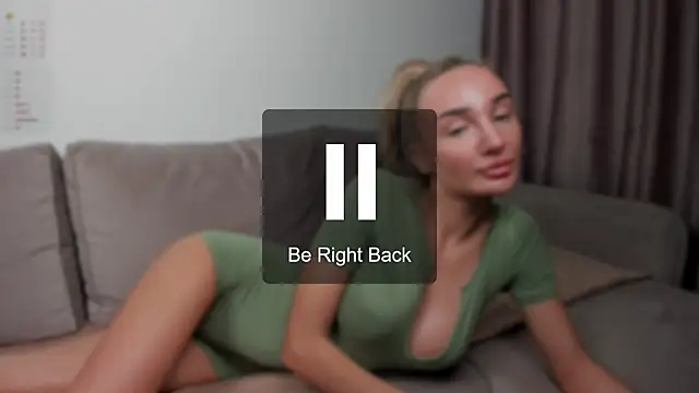 chloewallace online show from October 4, 9:46 pm