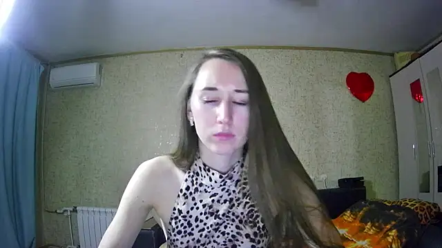 Snapshot of --Model--2 chatting on December 8, 12:29 am --Model--2 online show from December 8, 12:29 am