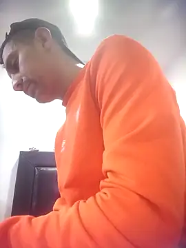 Snapshot of jeremiabello chatting on December 5, 9:00 pm jeremiabello online show from December 5, 9:00 pm