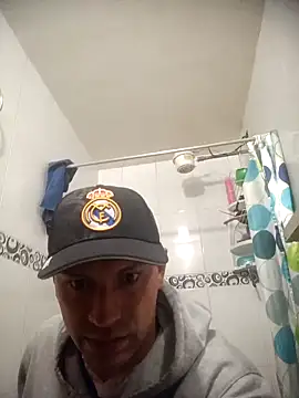 Snapshot of jeremiabello chatting on February 2, 2:10 am jeremiabello online show from February 2, 2:10 am