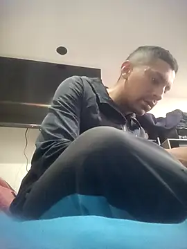 Snapshot of jeremiabello chatting on February 5, 3:05 pm jeremiabello online show from February 5, 3:05 pm