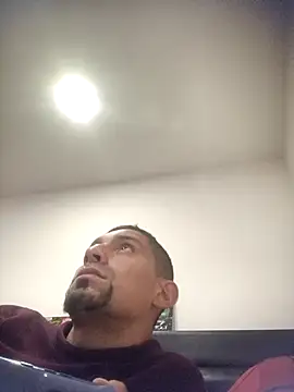 Snapshot of jeremiabello chatting on March 25, 9:10 pm jeremiabello online show from March 25, 9:10 pm