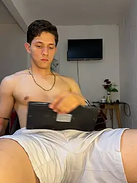 Snapshot of Bodyxx23 chatting on July 18, 2:49 am Bodyxx23 online show from July 18, 2:49 am