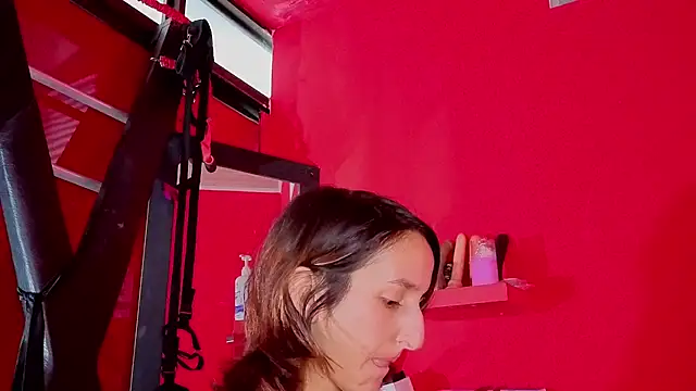 Snapshot of Ambar_Roux_ chatting on May 7, 3:28 pm Ambar Roux online show from May 7, 3:28 pm