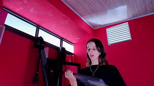 Snapshot of Ambar_Roux_ chatting on June 12, 1:43 pm Ambar Roux online show from June 12, 1:43 pm