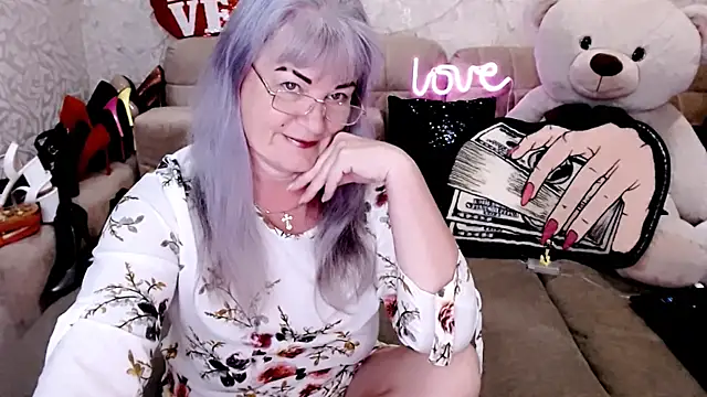 Snapshot of SiberiabBerry chatting on May 8, 1:55 am SiberiabBerry online show from May 8, 1:55 am