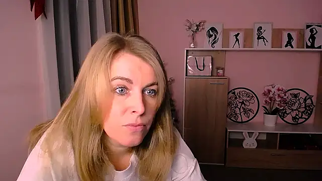 Hot Milady online show from December 24, 7:39 am