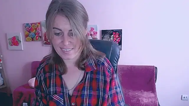 Hot Milady online show from March 10, 8:26 am